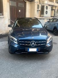 MERCEDES GLA 200 d Automatic