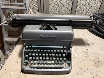 Macchiana da scrivere vintage