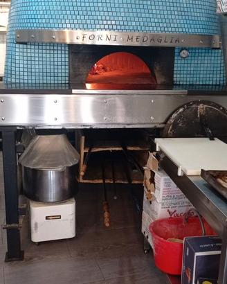 Forno a legna per pizzeria