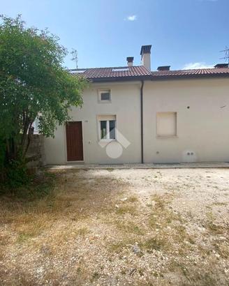 3 LOCALI A L'AQUILA
