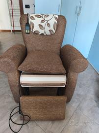 Poltrona relax elettrica  come nuova
