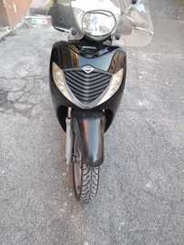 Scooter honda sh 150 nero tenuto bene