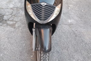 Scooter honda sh 150 nero tenuto bene