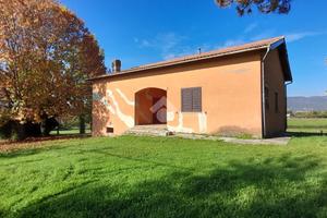 VILLA SINGOLA A VICO NEL LAZIO