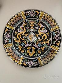 Piatto da muro in ceramica decorato a mano
