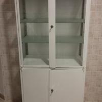 vetrinetta per studio medico 