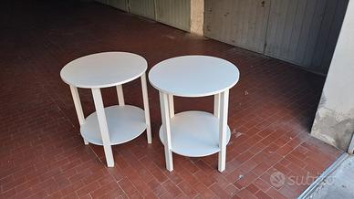 Coppia di tavoli  tondi genelli laccati bianco