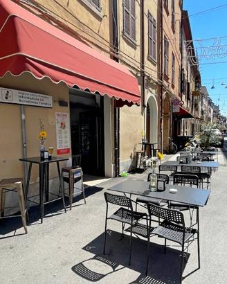 Attività / Licenza di 47 m² con 1 locale a Ferrara