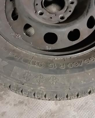 gomme invernali 195/65/R15 al 90%