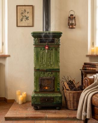 stufa antica in ceramica/maiolica liberty verde
