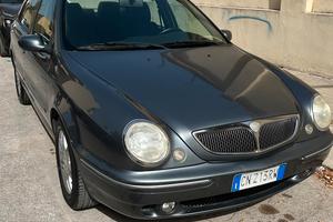 Unico proprietario. Perfettamente marciante