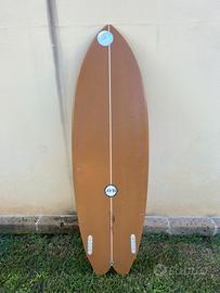 Tavola Surf board twin fin 5.9 fish