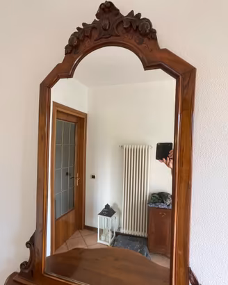 Specchiera con tavolino