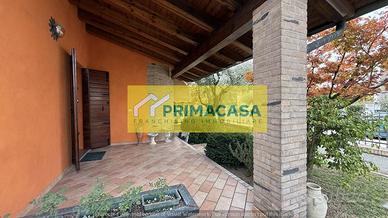 Villa di 250 m² con più di 5 locali e box auto dop