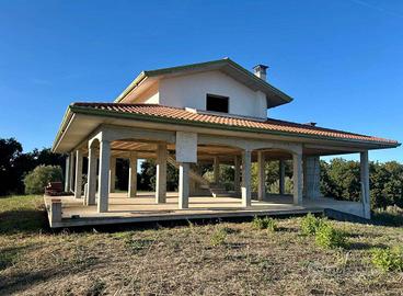 Villa di 200 m² con più di 5 locali a Fossacesia
