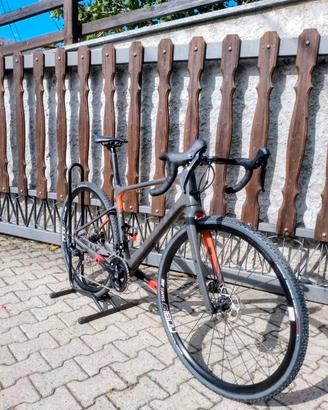 Gravel Giant Revolt Advanced Carbon TG M