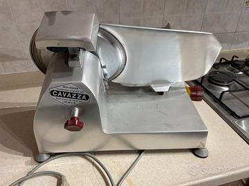 Affettatrice elettrica Cavazza
