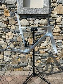 FACTOR OSTRO VAM ARTIC CHROME 2026 Frameset