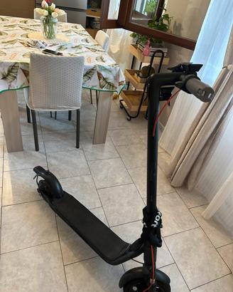 Navee V25i Pro 2 usato