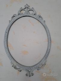 Cornice ovale vintage decorata stile barocco 