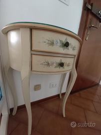 mobiletto in stile