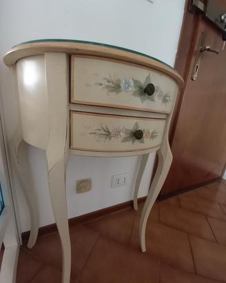 mobiletto in stile