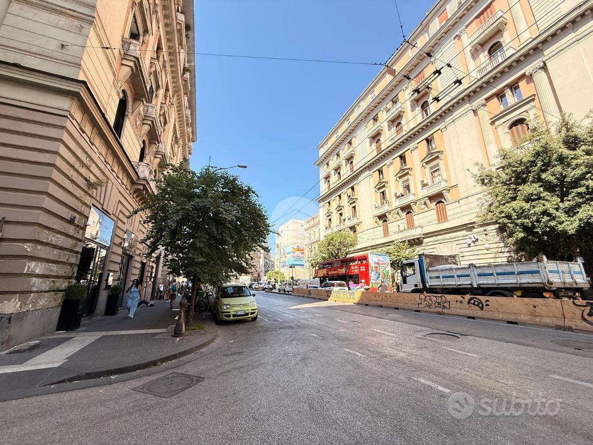 NEGOZIO A NAPOLI - Altro