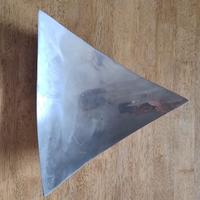 Centro tavola di design in metallo