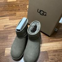 UGG MINI II - mai indossati