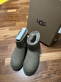 UGG MINI II - mai indossati