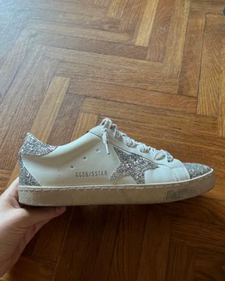 Snikers con stella brillantinata golden goose