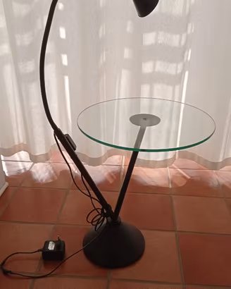 Tavolino in vetro con lampada