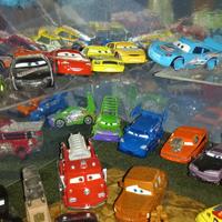 Collezione macchinine Cars Disney con 37 modelli