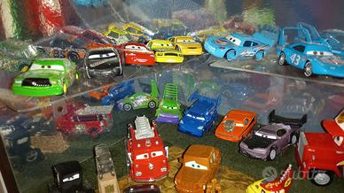 Collezione macchinine Cars Disney con 37 modelli