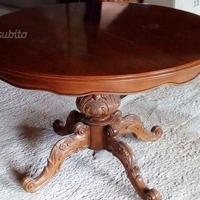 Tavolo e sedie stile Barocchino