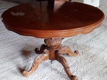 Tavolo e sedie stile Barocchino