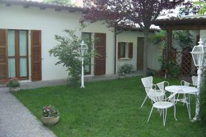 Monolocale Dependance con giardino