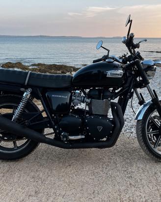 Triumph Bonneville 865