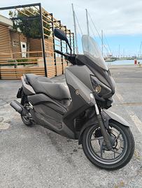 Yamaha X-Max 250 pronto all'uso