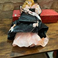 Bambola di porcellana