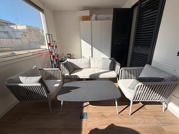 Set da esterno - divano, 2 poltrone e tavolino