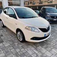 Lancia Ypsilon 1.2 69CV Silver NEOPATENTATI