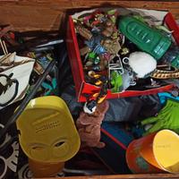 baule di  giochi vari e tutti nuovi