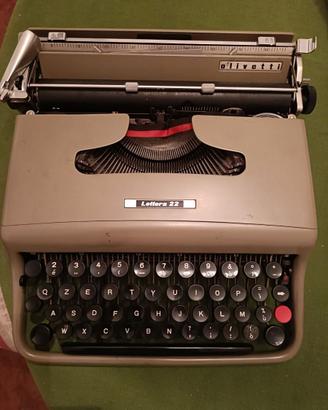 Macchina da scrivere Olivetti lettera 22