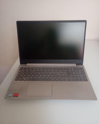 Lenovo IdeaPad 330S-15IKB, modello 81F500W7IX