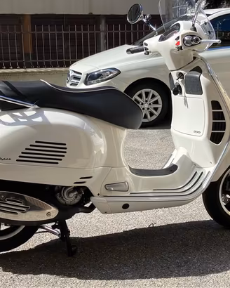 Vespa GTS 300 Super Sport ABS
