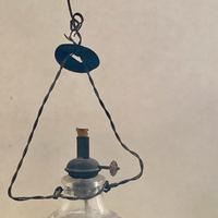 Lampada ad olio marchio stemma incisa in rilievo