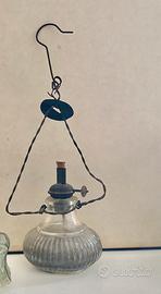 Lampada ad olio marchio stemma incisa in rilievo