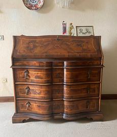 Antica ribalta bombata in noce e radica