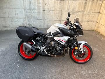 YAMAHA MT-10 WHITE BORSE LATERALI
